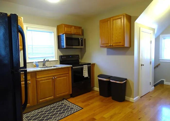 Convenient 2 Bed Apt In Everett A Short Walk To Encore