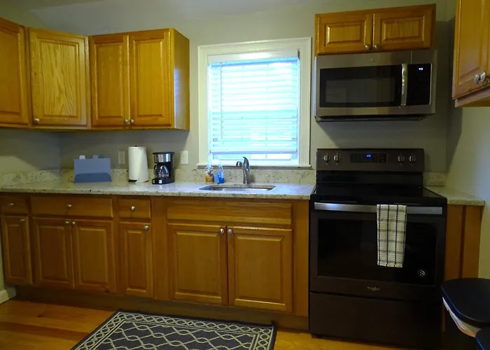 Convenient 2 Bed Apt In Everett A Short Walk To Encore