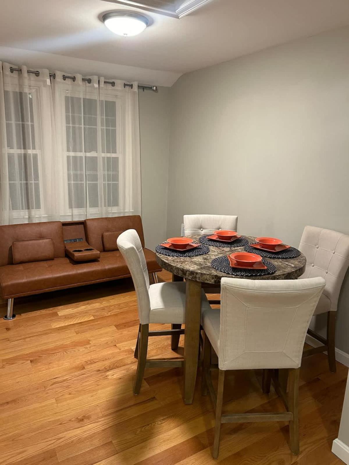 Convenient 2 Bed In A Short Walk To Encore Everett